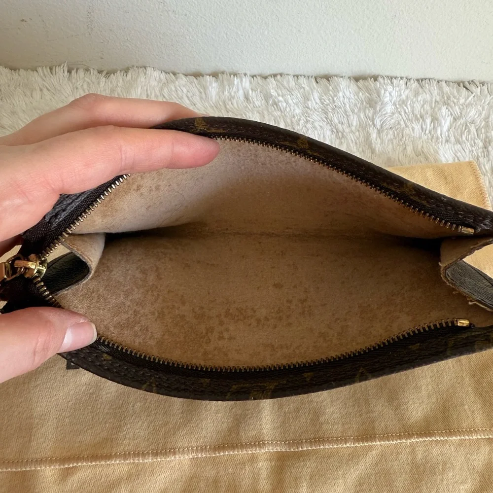 Louis Vuitton Monogram Bucket GM Pouch, COA - Picture 10 of 13